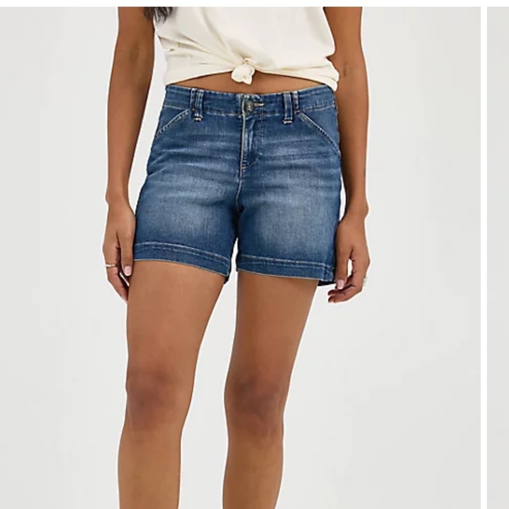 Lee Women's Regular Fit 5” Chino Short size 8 in Expedition